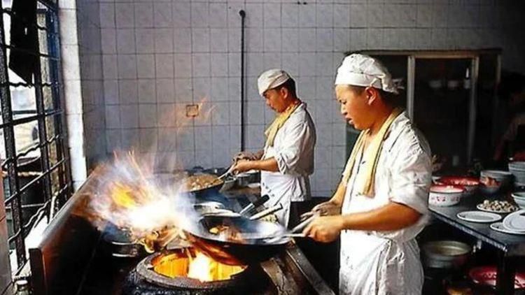 扇乳抽打虐臀调教耳光视频